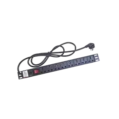Protector de 120 Vca con 8 contactos de alimentación en color negro para aplicaciones en Rack