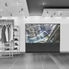 Kit Videowall Comercial 3X3   Incluye 9 Pantallas 55   3 Controladores de 2 Entradas HDMI   Base de Piso